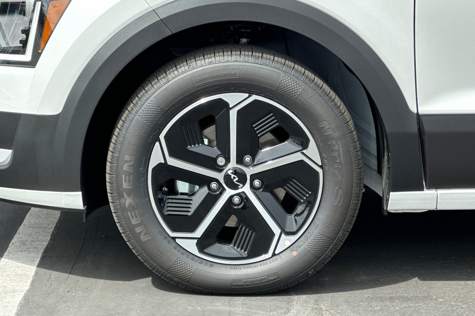 New 2026 Kia Niro EX FWD image 26