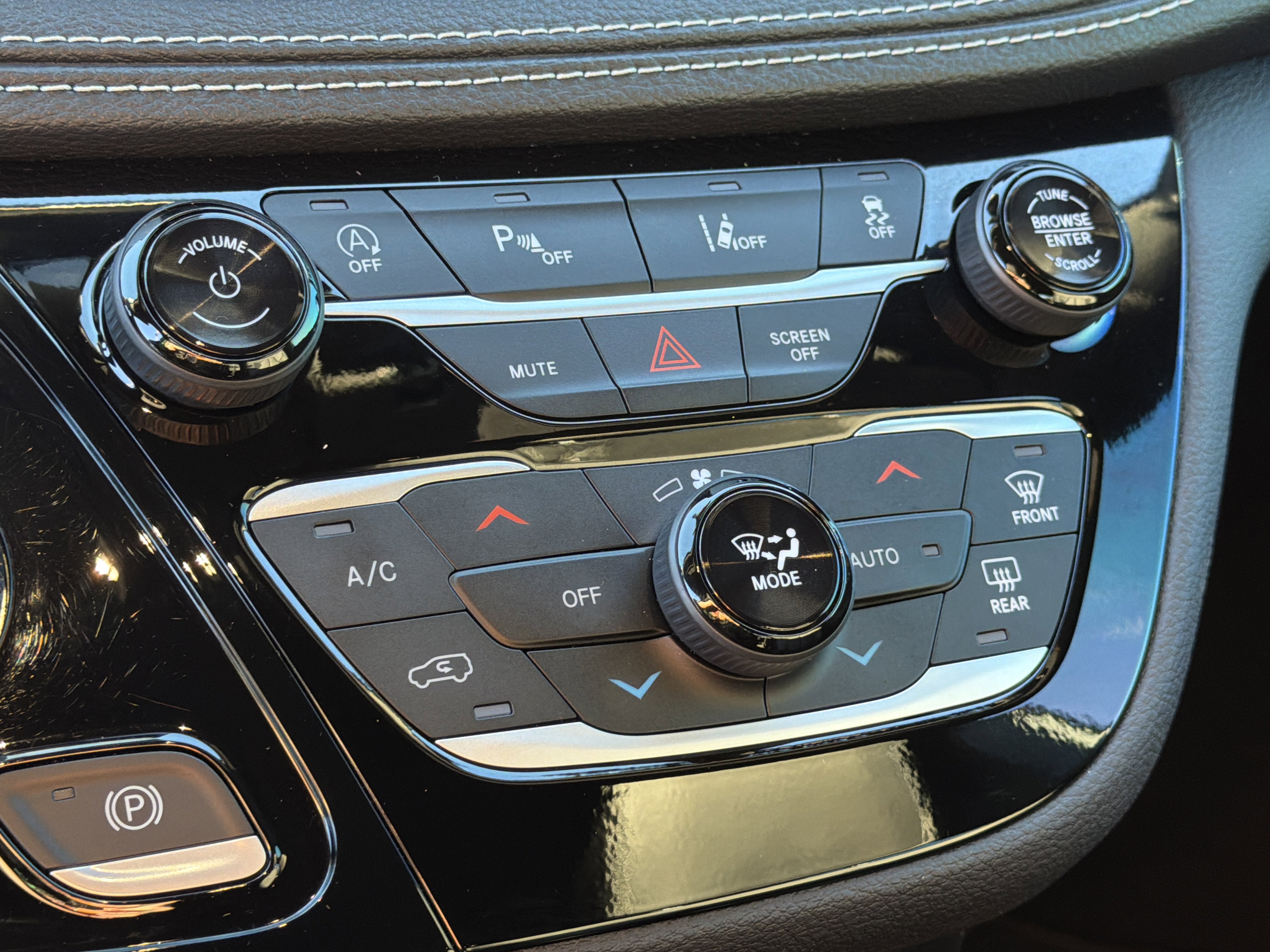 Used 2025 Chrysler Pacifica Select image 31