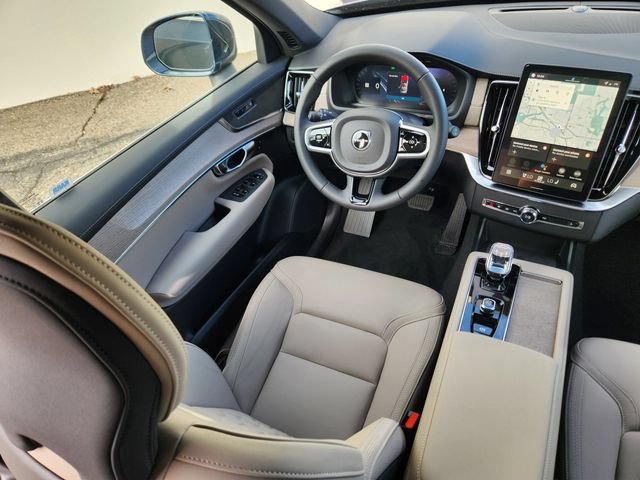 New 2026 Volvo XC90 B5 Core AWD/4WD image 10