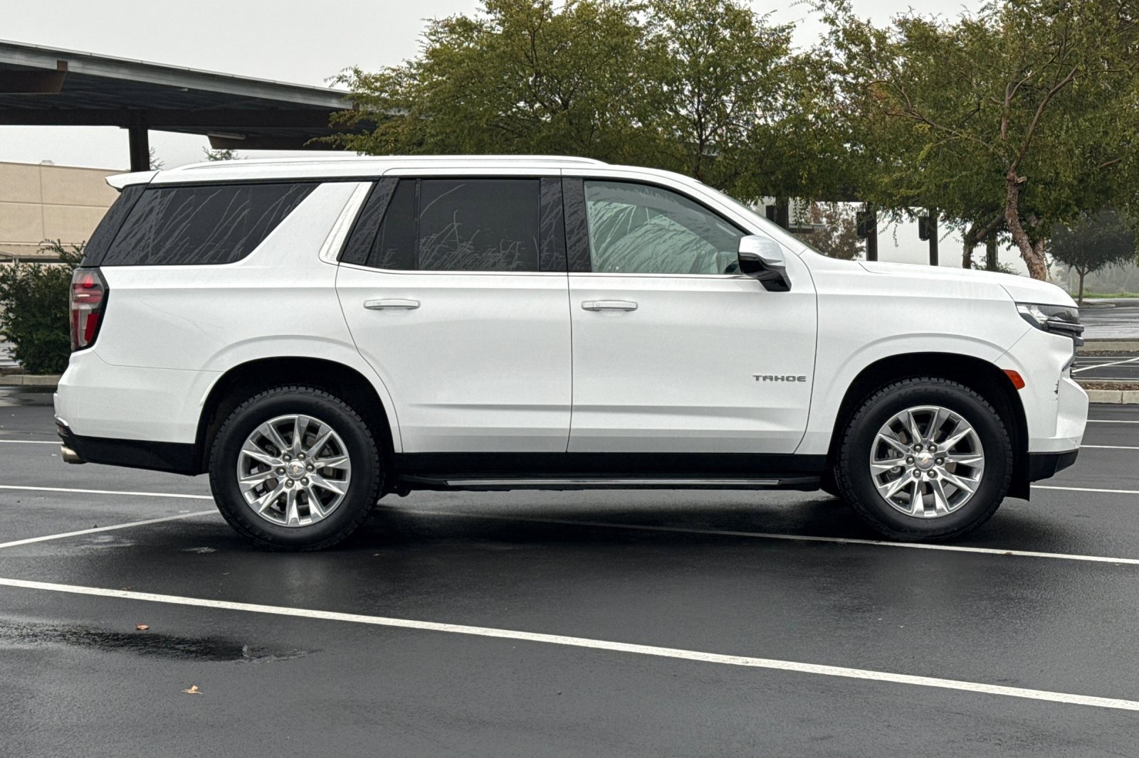 Used 2024 Chevrolet Tahoe Premier image 3