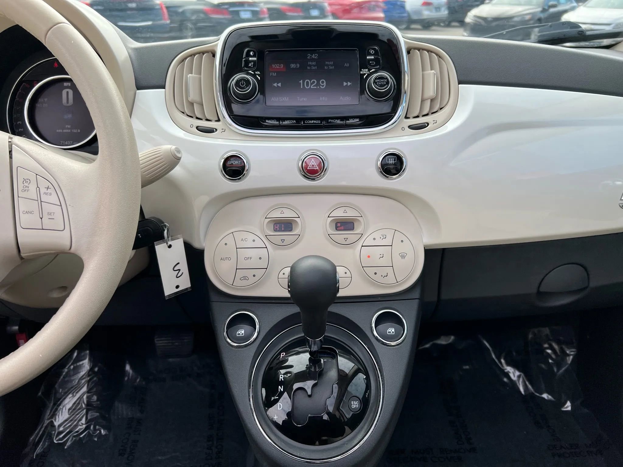 Used 2017 FIAT 500 Lounge image 13