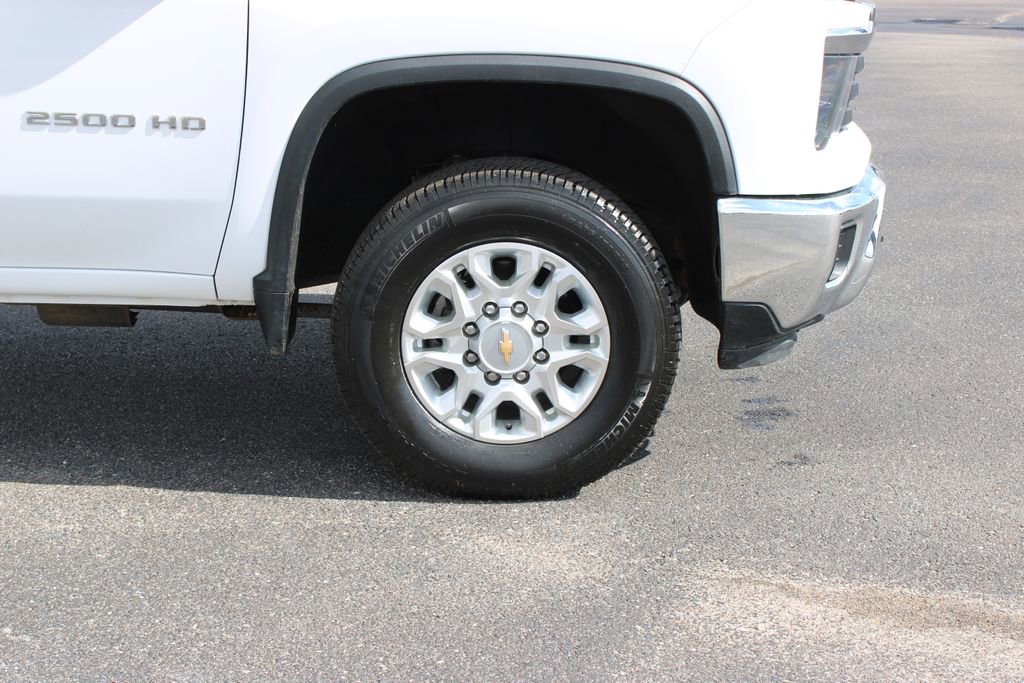 Used 2024 Chevrolet Silverado 2500 LT image 12
