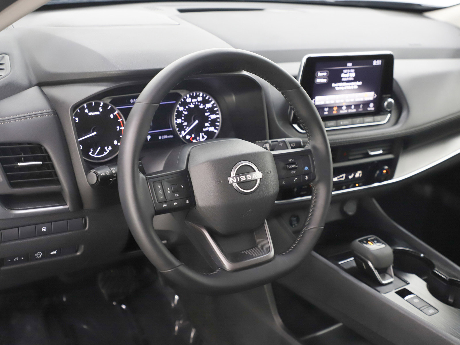 Used 2025 Nissan Rogue SV image 21