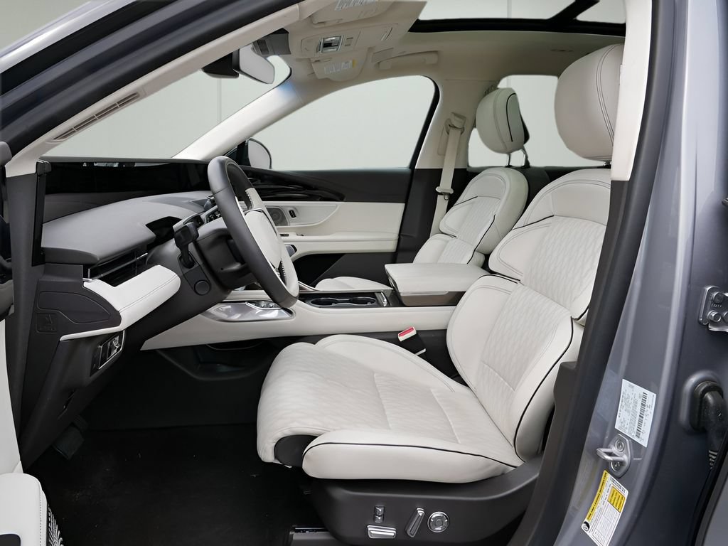 Used 2024 Lincoln Nautilus Black Label w/ Jet Appearance Package (87T) AWD/4WD image 10