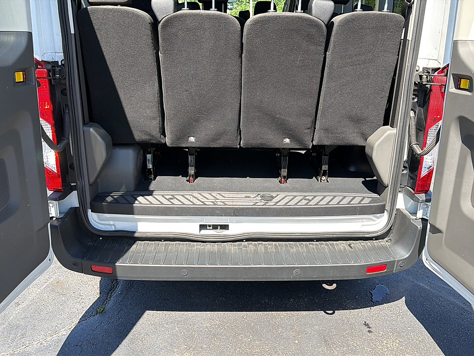 Used 2023 Ford Transit 350 XLT RWD image 25