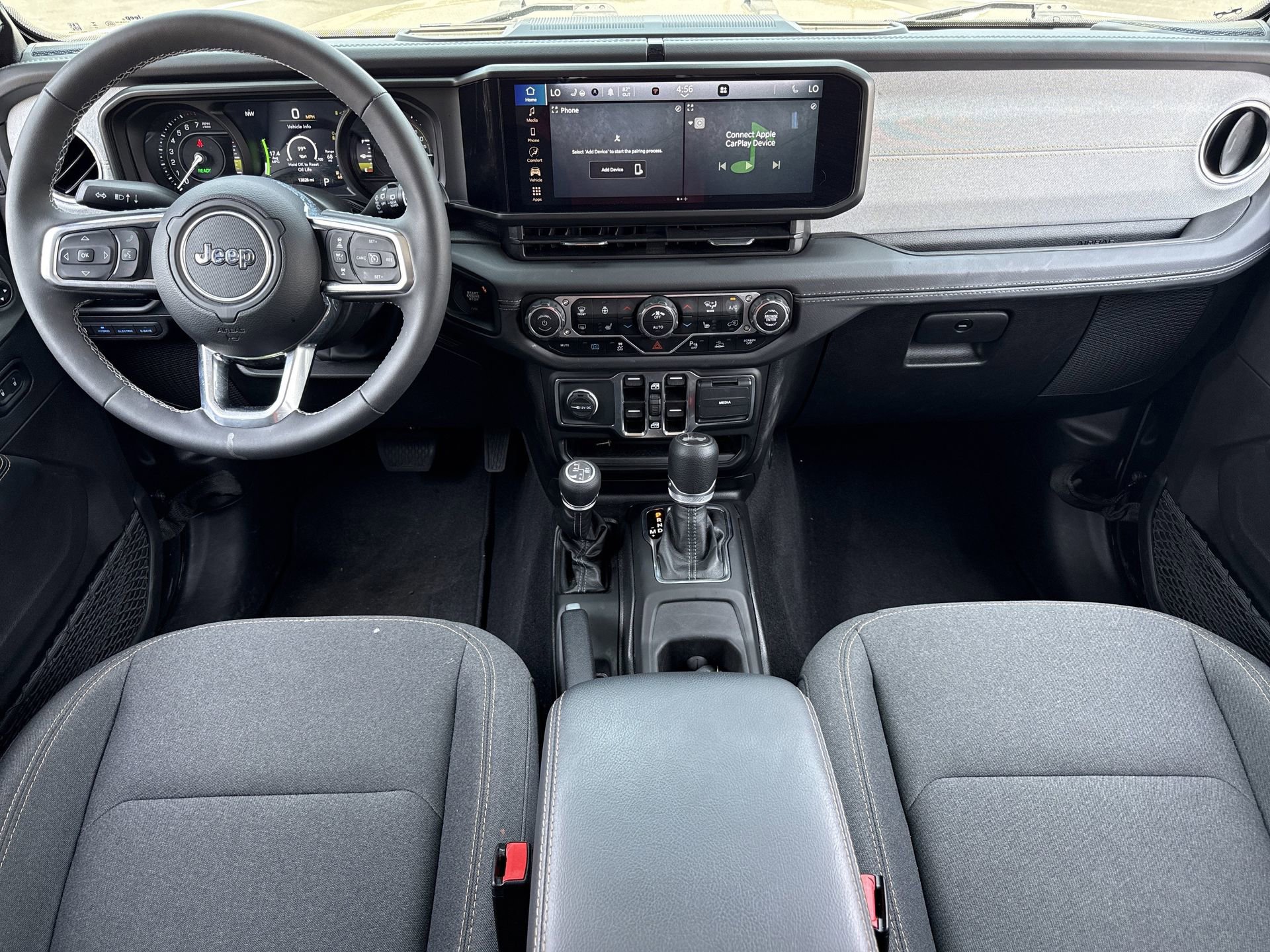 Used 2025 Jeep Wrangler Unlimited Sahara w/ Safety Group AWD/4WD image 2