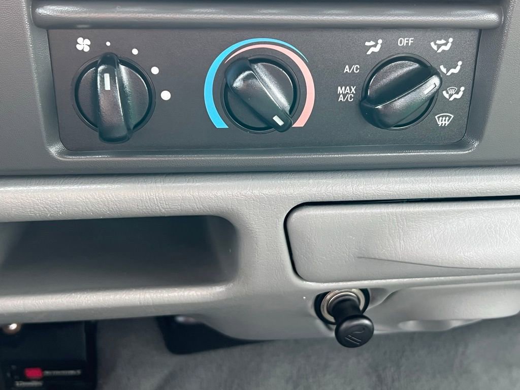 Used 2004 Ford F350 XLT image 22