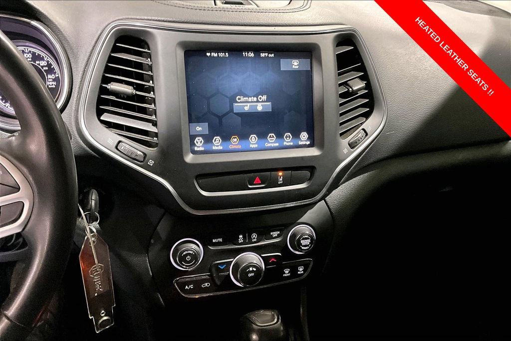 Used 2022 Jeep Cherokee Latitude AWD/4WD image 31