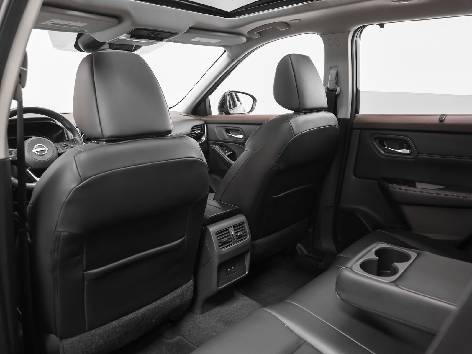 Used 2022 Nissan Rogue SV w/ SV Premium Package image 42