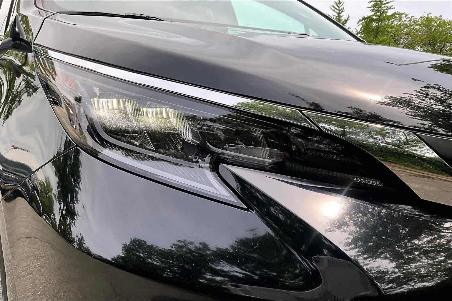 Certified 2025 Toyota Sienna XLE FWD image 28