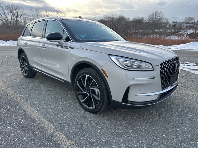 Used 2023 Lincoln Corsair Reserve w/ Equipment Group 201A image 3