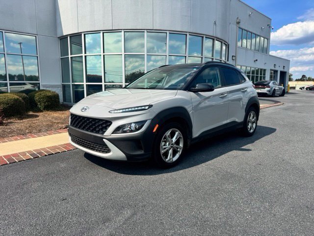 Used 2023 Hyundai Kona SEL FWD image 2