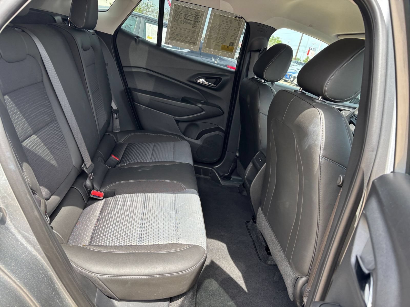 Used 2025 Chevrolet Trax LT FWD image 20