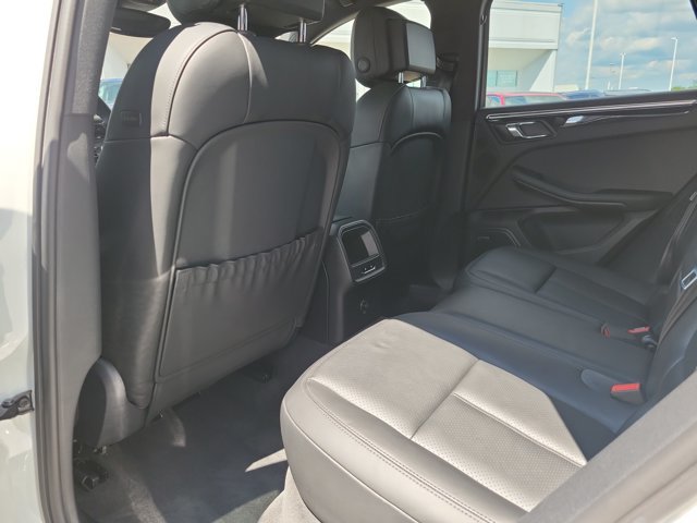 Certified 2015 Porsche Macan S AWD/4WD image 20