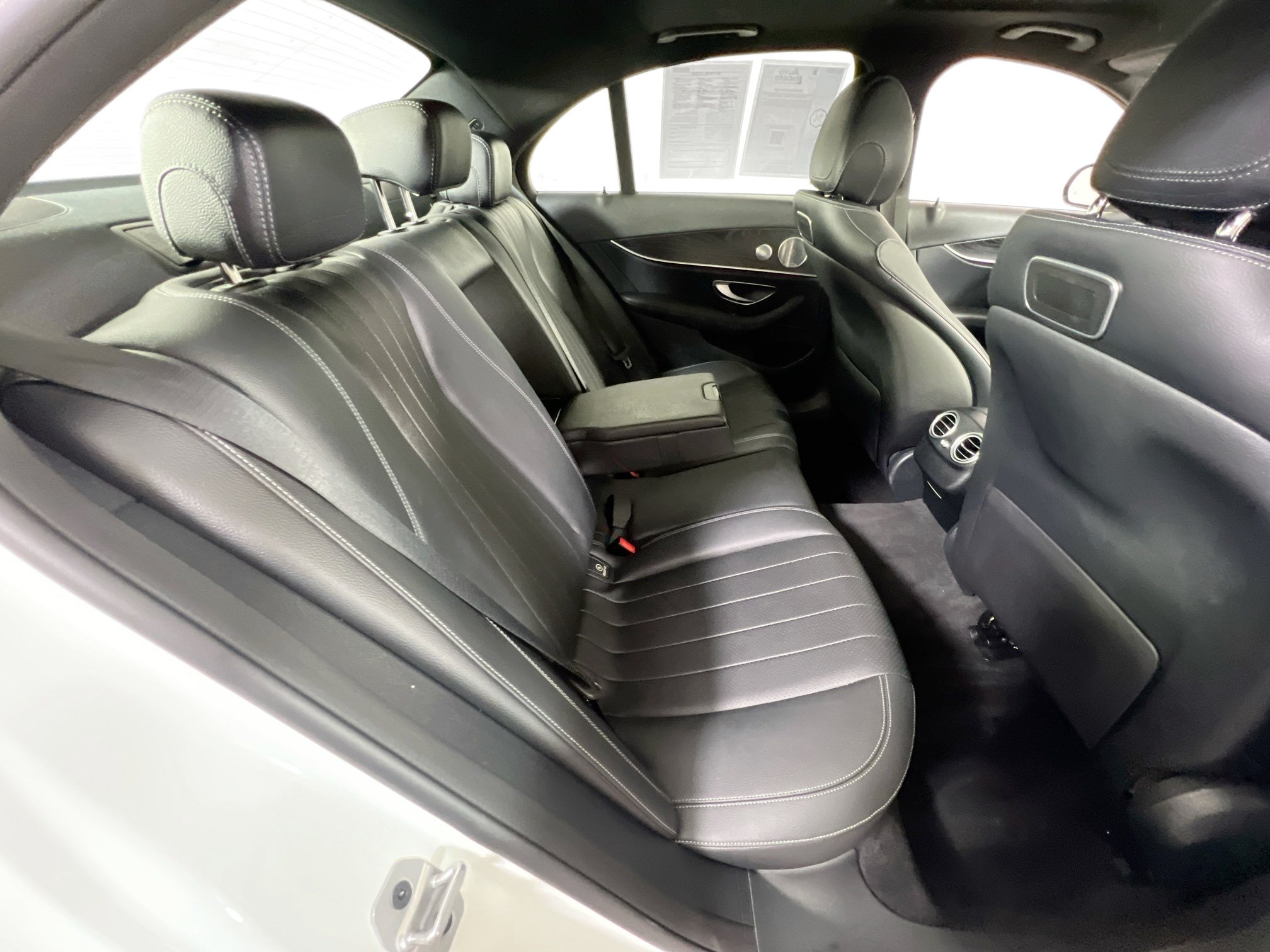 Used 2019 Mercedes-Benz E 300 4MATIC image 28