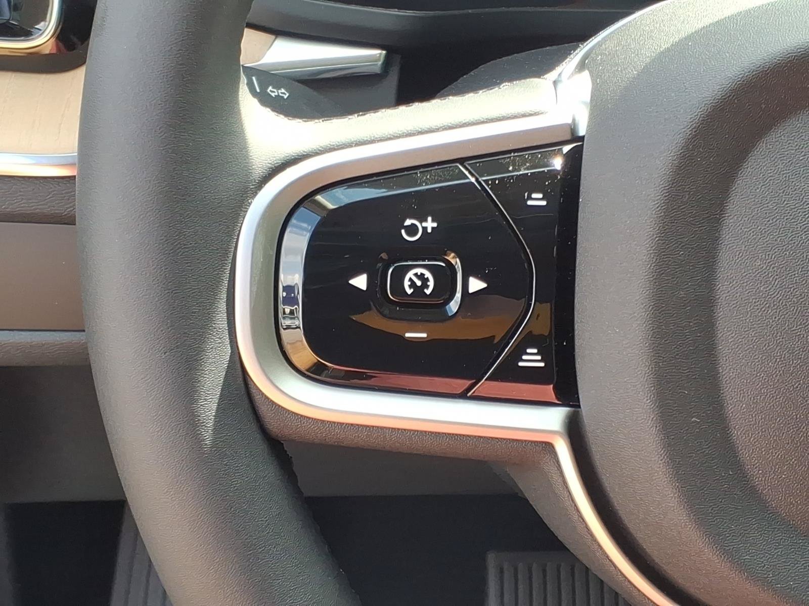 New 2026 Volvo XC60 T8 Plus w/ Climate Package AWD/4WD image 19
