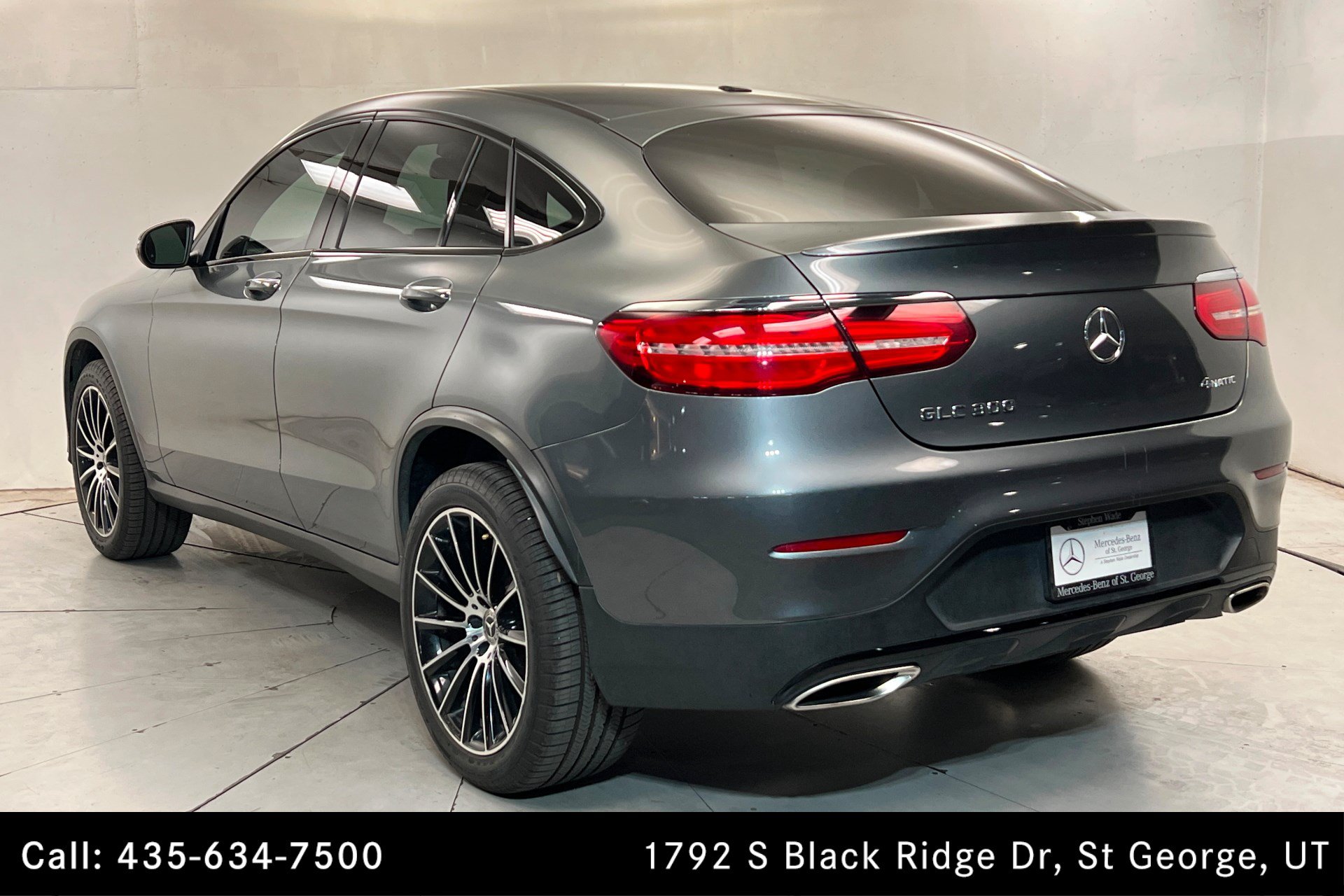 Used 2017 Mercedes-Benz GLC 300 4MATIC Coupe image 3