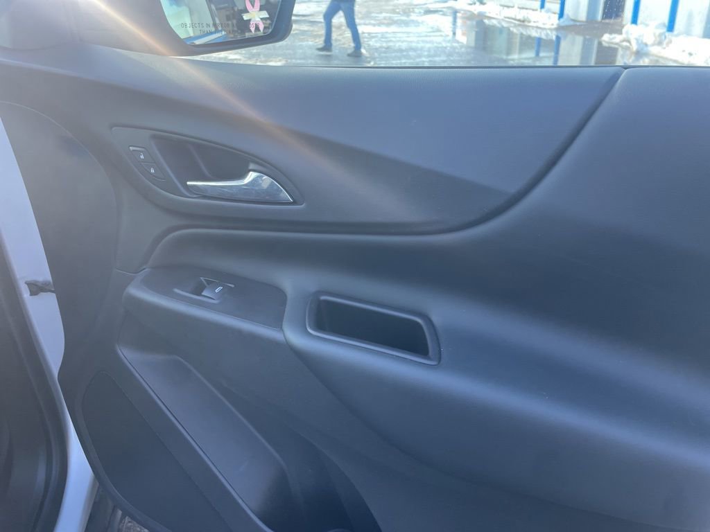 Used 2020 Chevrolet Equinox LT w/ Driver Convenience Package image 30