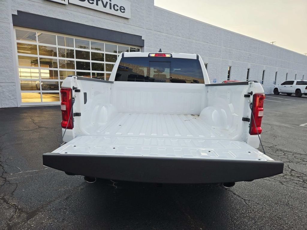 New 2026 RAM 1500 Big Horn AWD/4WD image 9