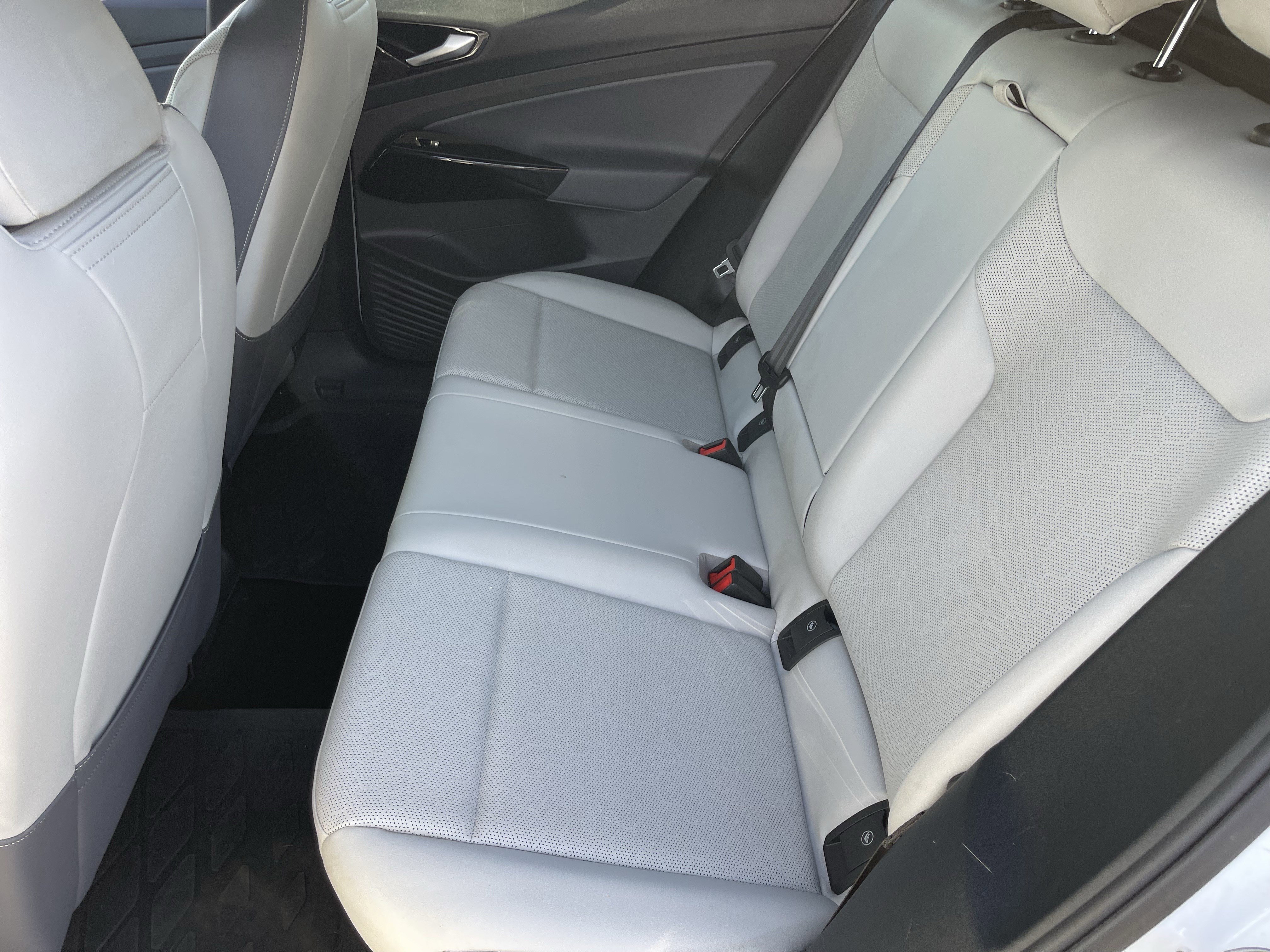 Used 2021 Volkswagen ID.4 Pro S w/ Gradient Package AWD/4WD image 18