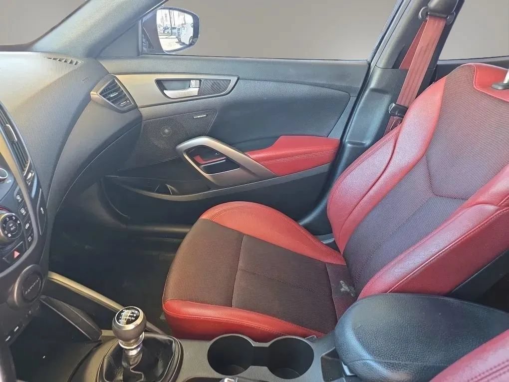 Used 2017 Hyundai Veloster Turbo R-Spec FWD image 23