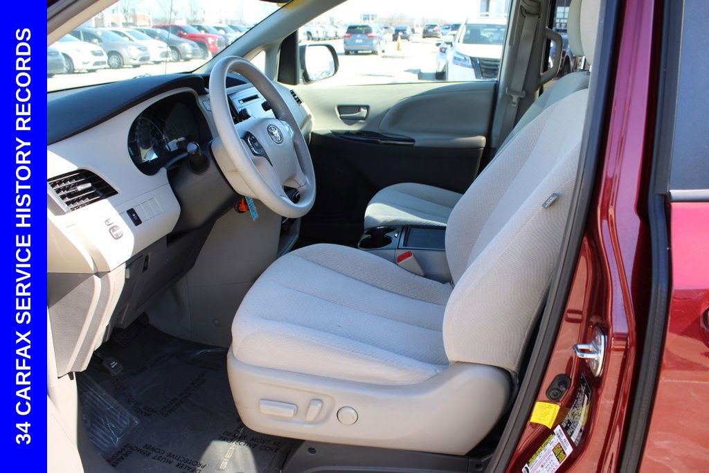 Used 2013 Toyota Sienna LE w/ Towing Pkg image 14