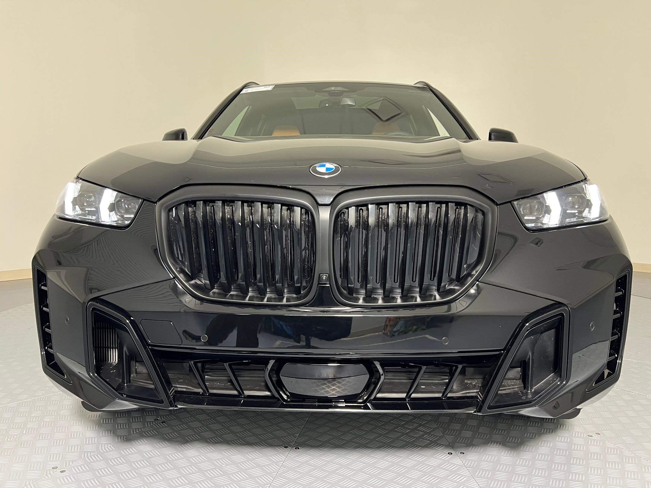 New 2026 BMW X5 xDrive40i w/ M Sport Package AWD/4WD image 4