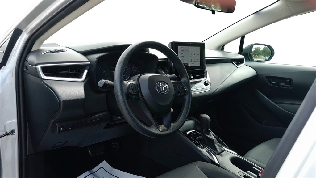 Used 2023 Toyota Corolla LE image 19