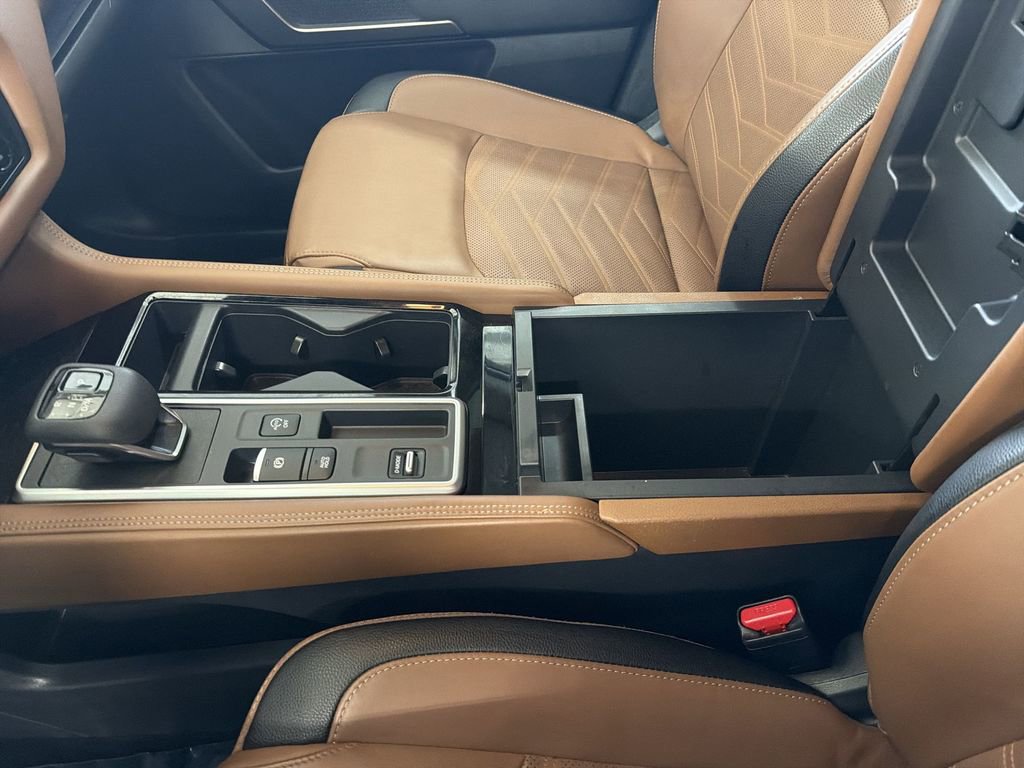Certified 2025 Nissan Pathfinder Platinum w/ Cargo Package FWD image 28