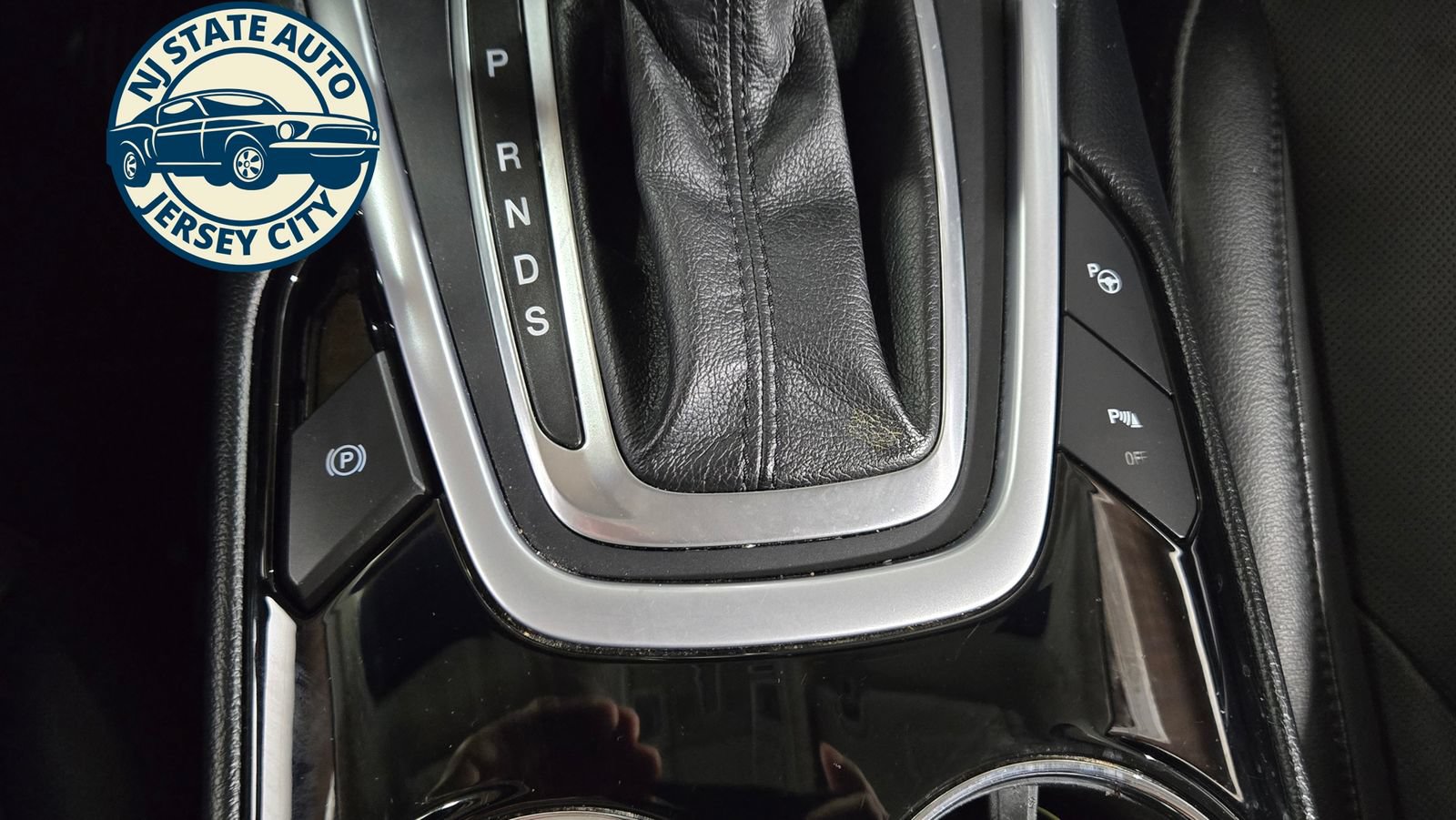 Used 2018 Ford Edge Titanium w/ Equipment Group 302A AWD/4WD image 20