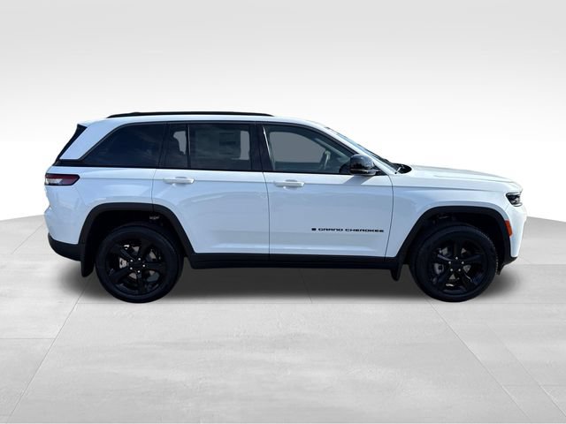 New 2026 Jeep Grand Cherokee Limited w/ Limited Altitude Package AWD/4WD image 8