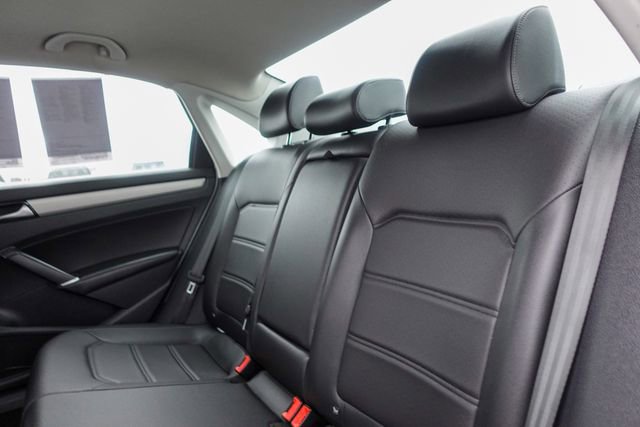 Used 2021 Volkswagen Passat 2.0T SE image 24