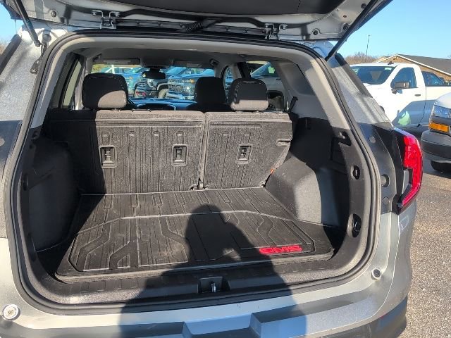 Used 2023 GMC Terrain SLE w/ LPO, Floor Liner Package FWD image 32