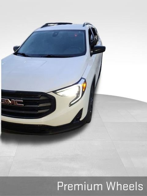 Used 2020 GMC Terrain SLT w/ Elevation Edition image 15