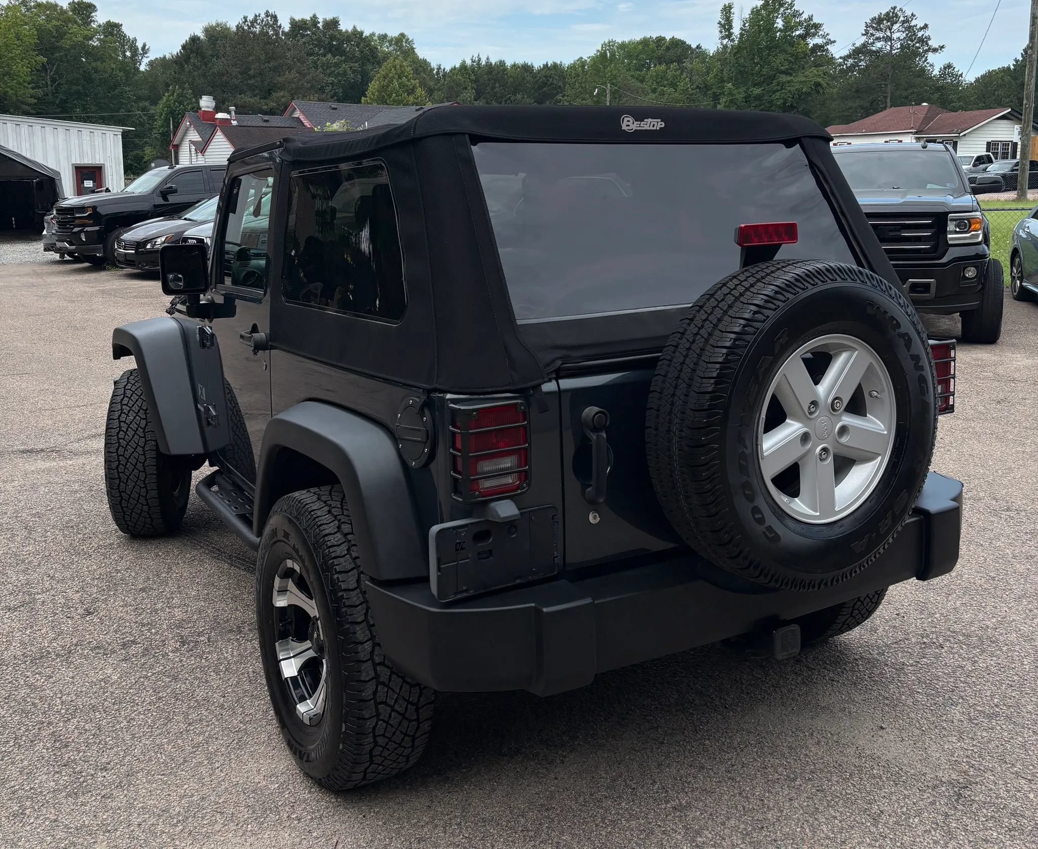 Used 2008 Jeep Wrangler X AWD/4WD image 4