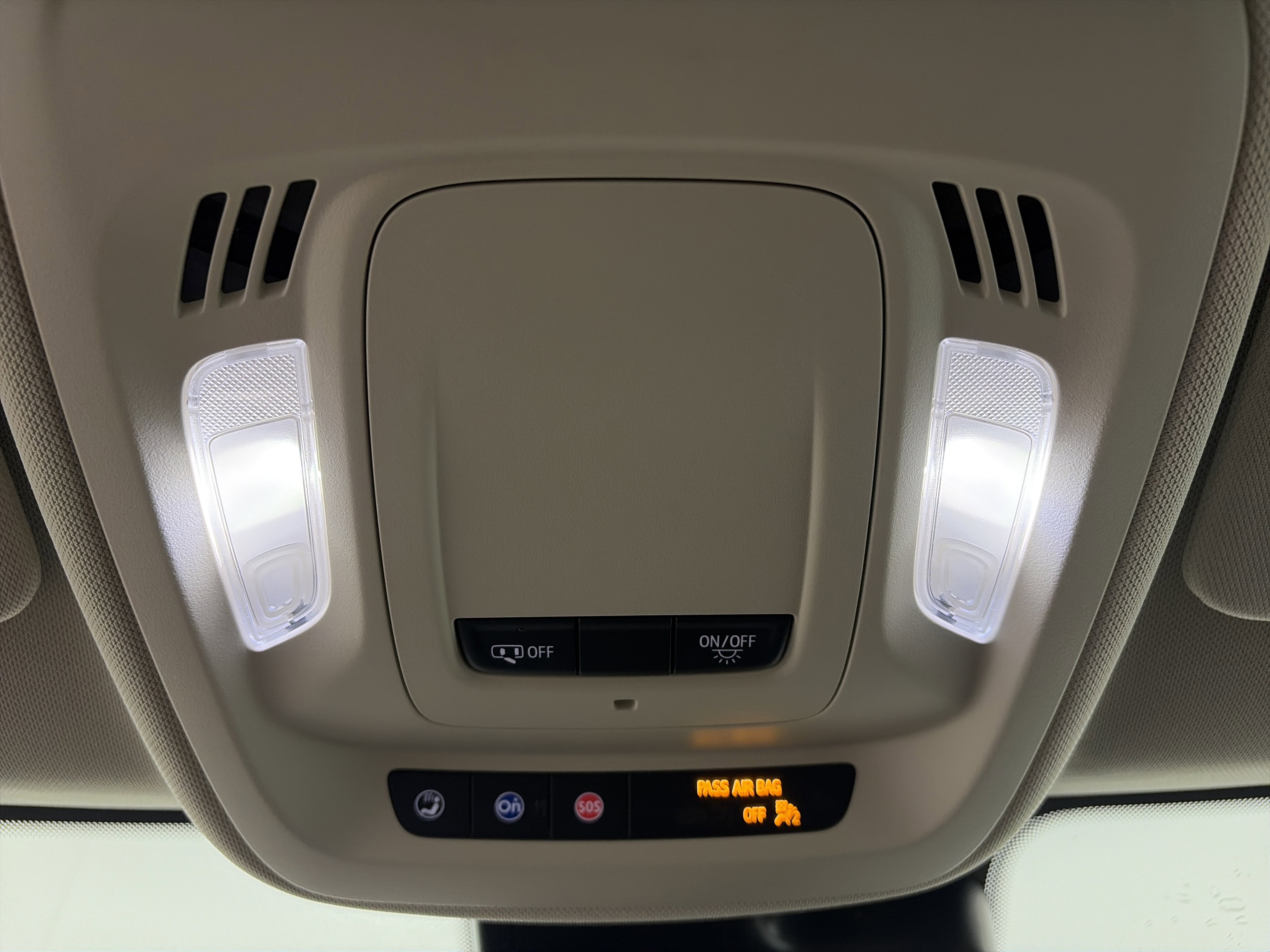 Used 2023 Buick Envision Essence image 30