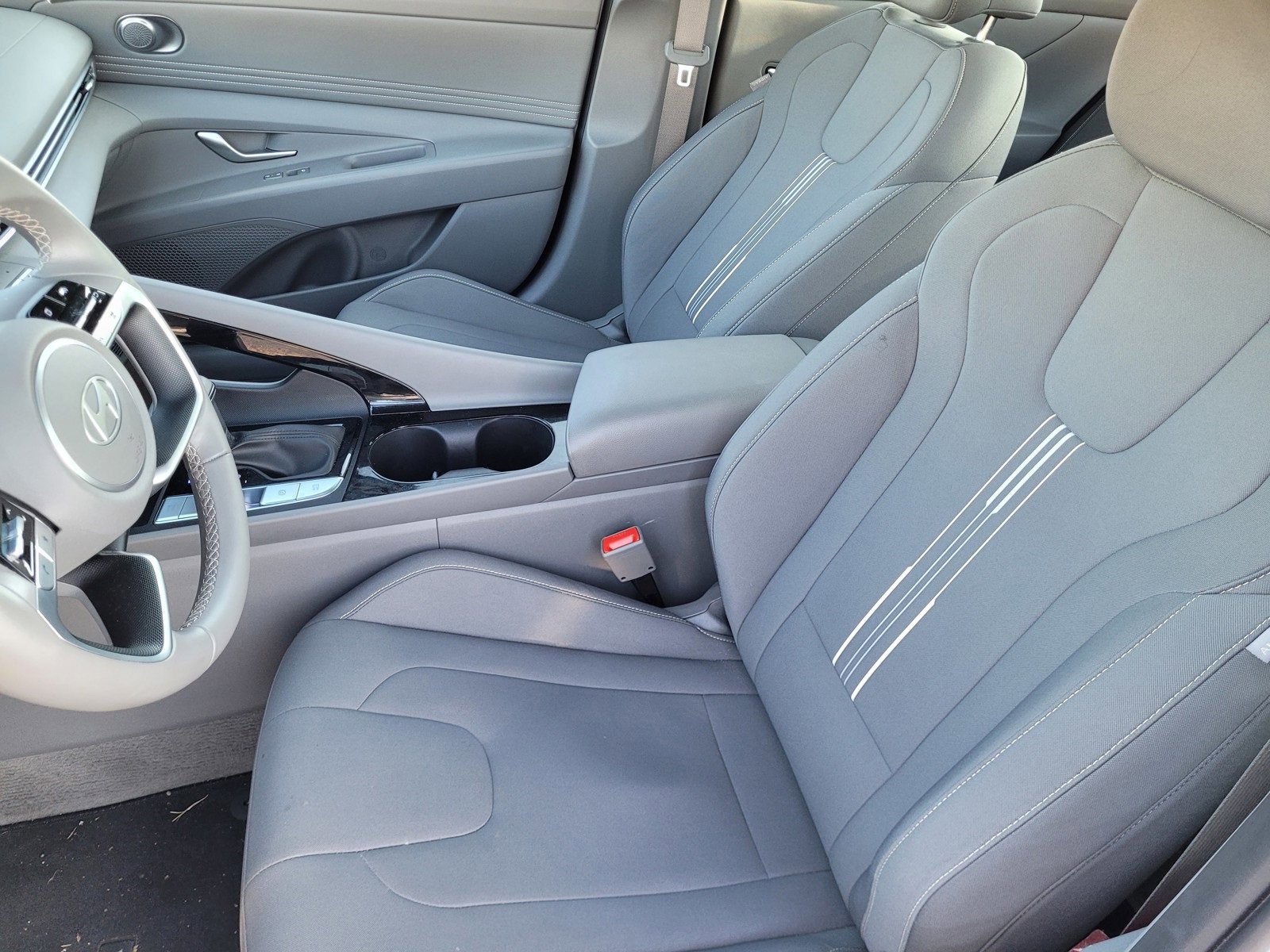 Certified 2025 Hyundai Elantra SEL image 20