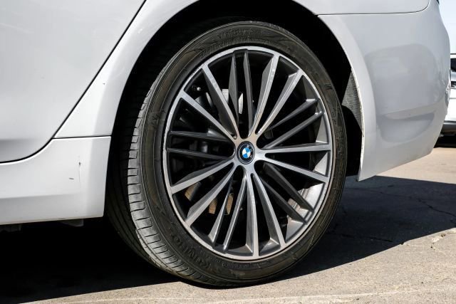 Used 2023 BMW 530e RWD image 66