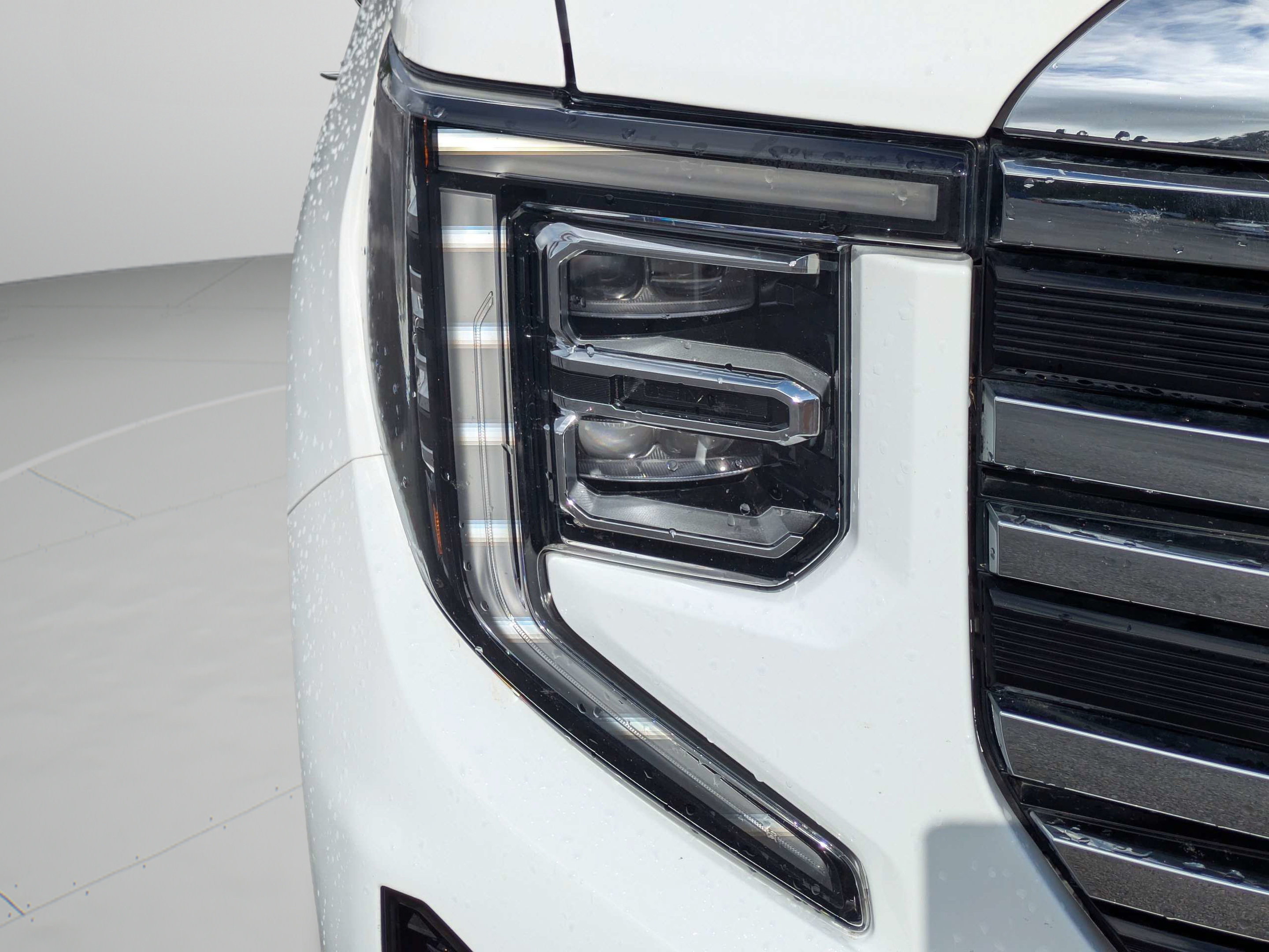 Used 2025 GMC Sierra 1500 SLT RWD image 29