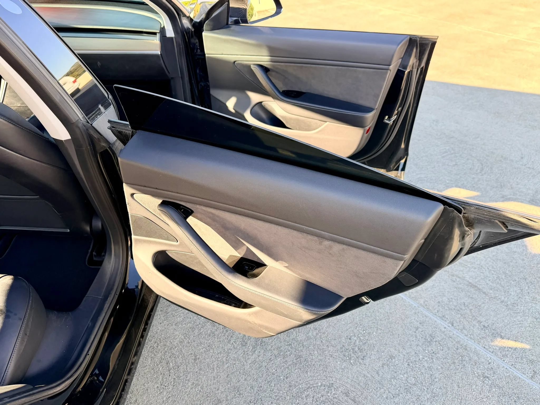Used 2018 Tesla Model 3 Mid Range RWD image 25