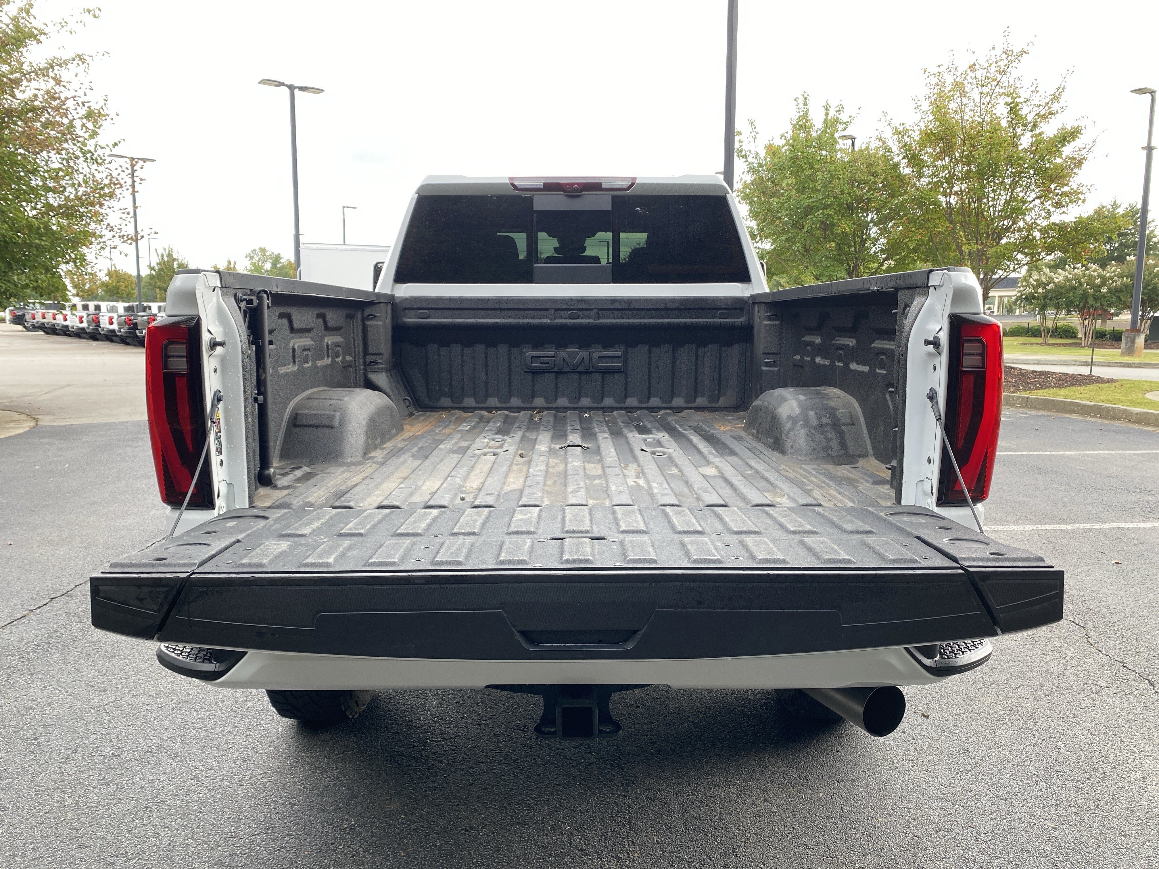 Used 2025 GMC Sierra 2500 AT4 w/ AT4 Premium Plus Package AWD/4WD image 12
