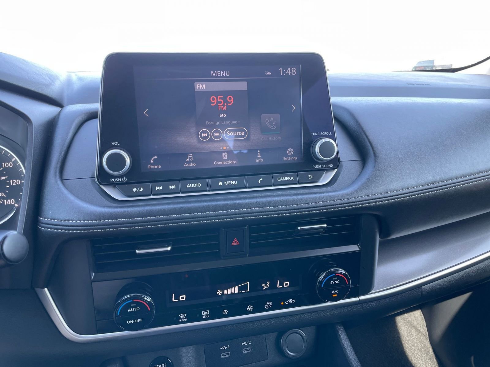 Used 2025 Nissan Rogue SV image 17