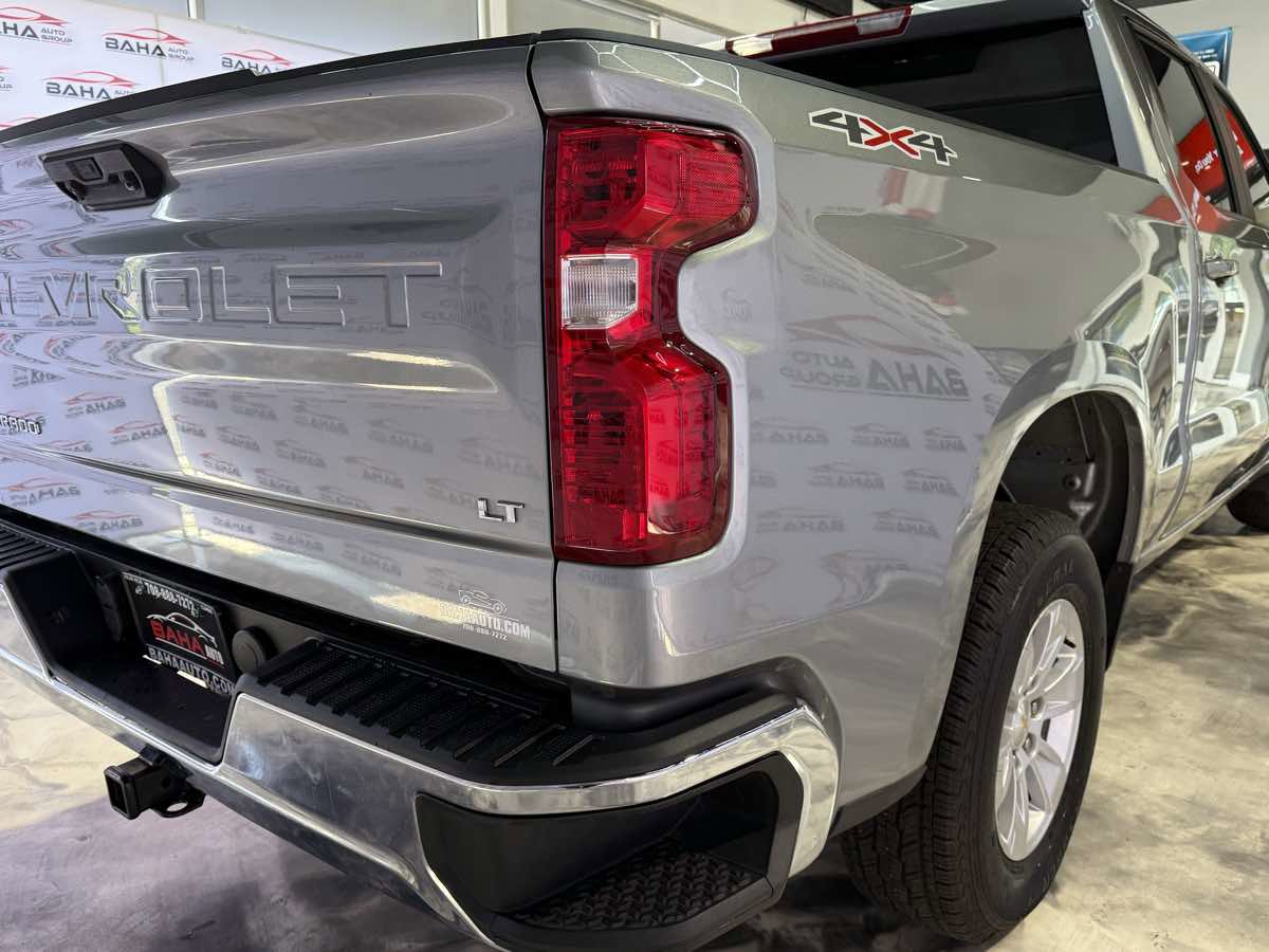 Used 2025 Chevrolet Silverado 1500 LT AWD/4WD image 13