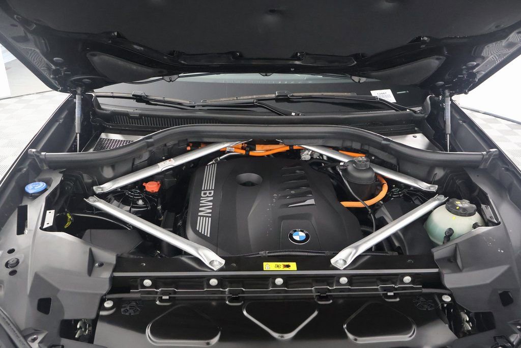 New 2026 BMW X5 xDrive50e image 9