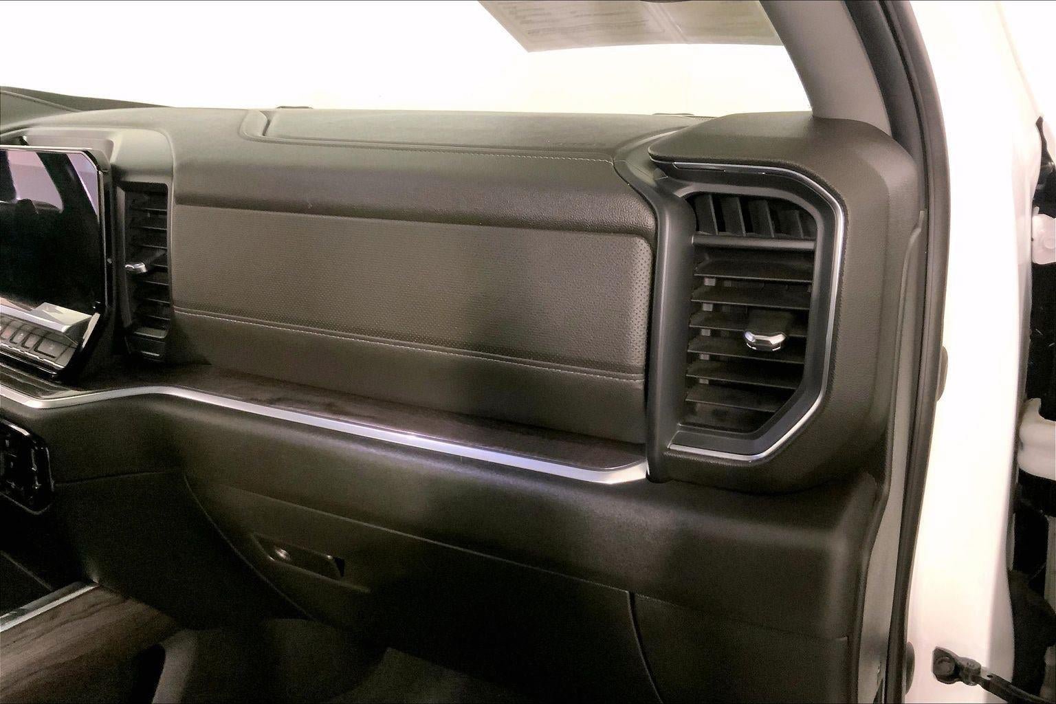 Used 2022 Chevrolet Silverado 1500 LTZ AWD/4WD image 16