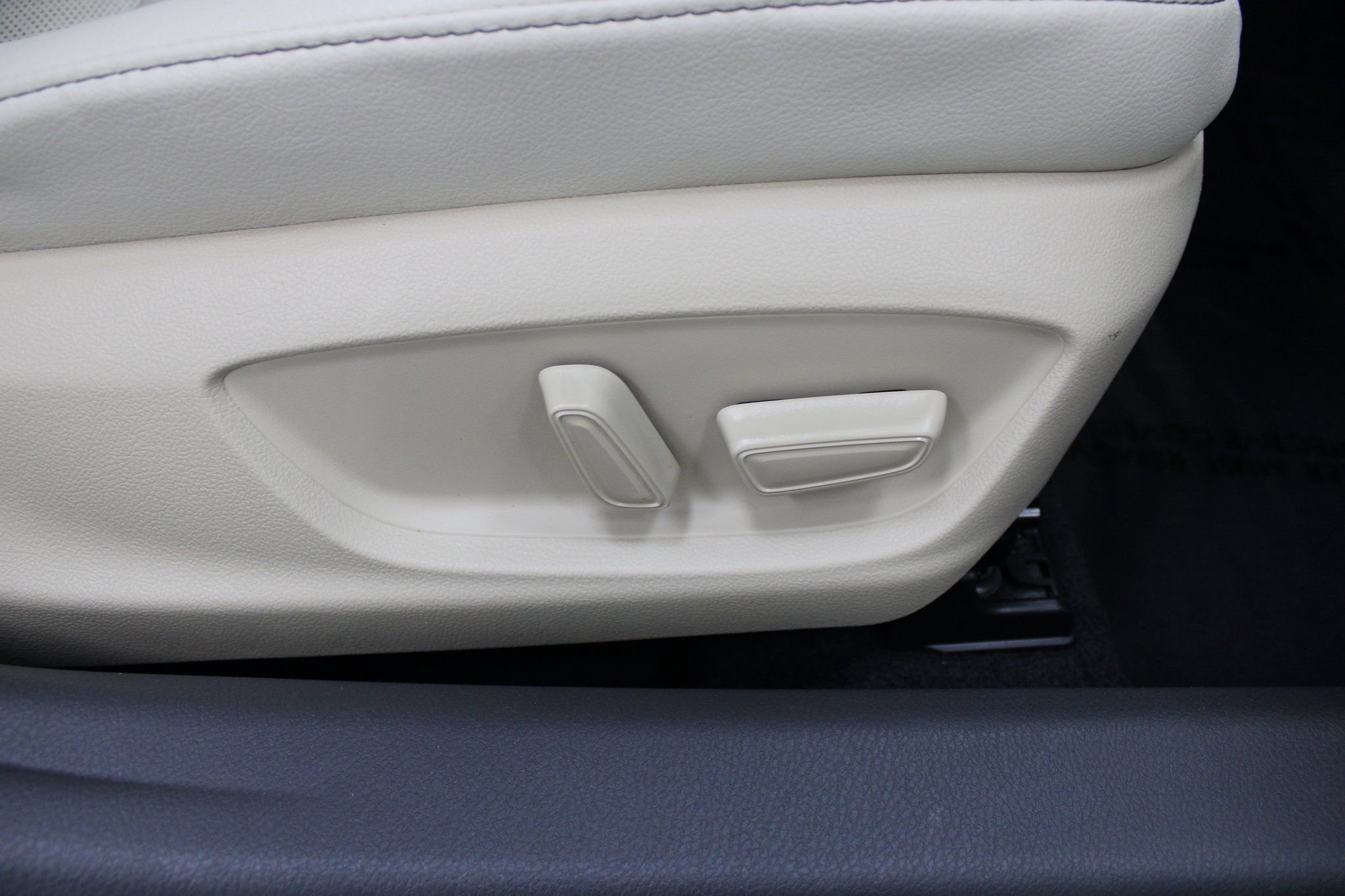 Used 2023 Toyota Camry XLE image 31