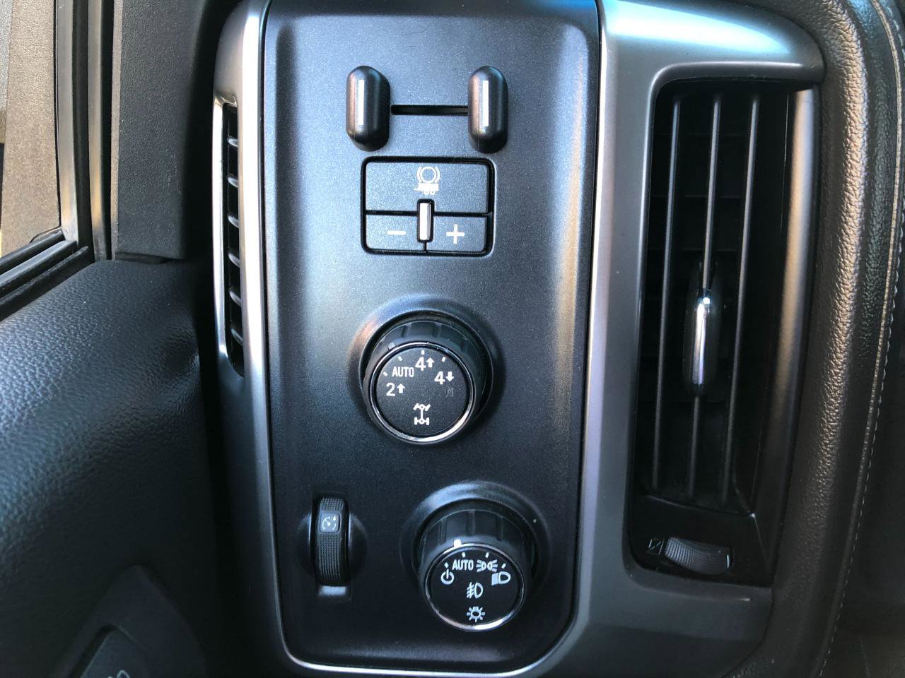 Used 2016 Chevrolet Silverado 1500 LTZ image 21