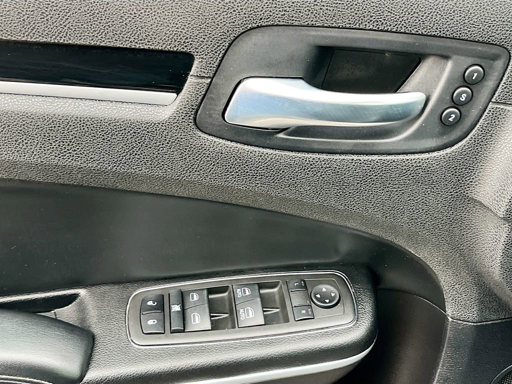 Used 2022 Chrysler 300 S w/ Comfort Group image 18