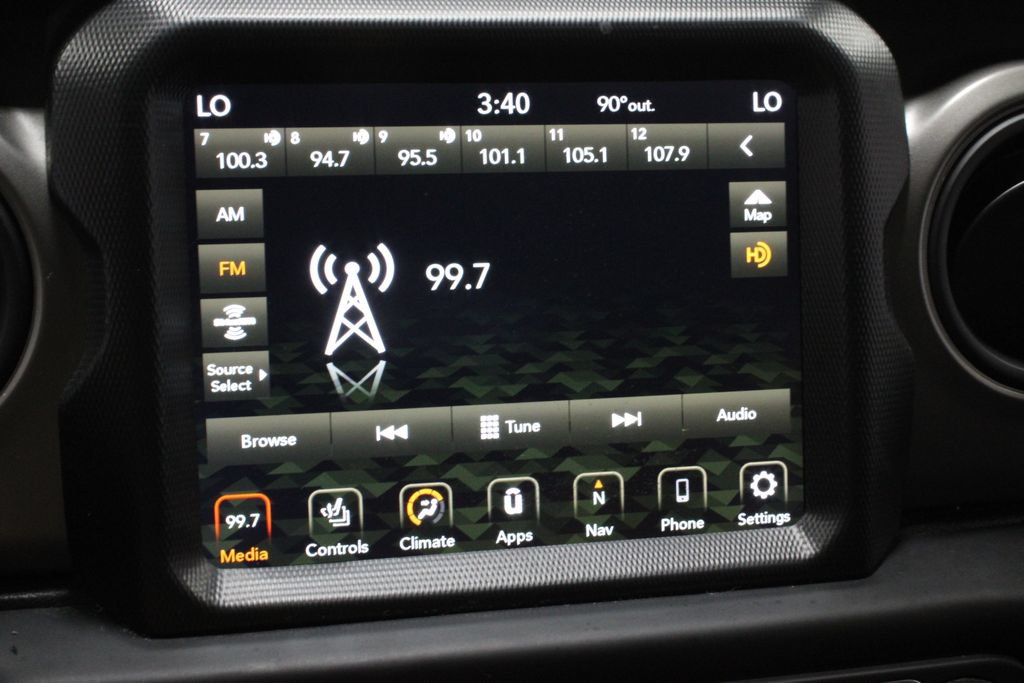Used 2022 Jeep Wrangler Sport AWD/4WD image 3