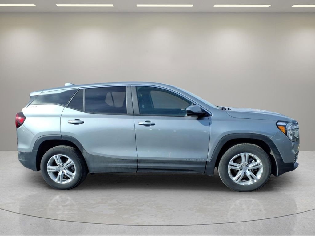 Certified 2024 GMC Terrain SLE AWD/4WD image 2